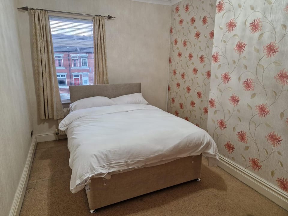 Decent Rooms in Wakefield Vacation rental in Wakefield