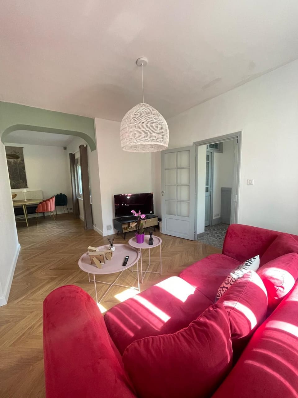 TV and multimedia, Living room, Seating area
