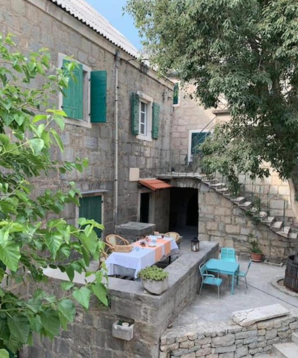 Property building, Balcony/Terrace