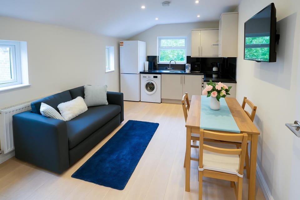 TV and multimedia, Kitchen or kitchenette, Dining area