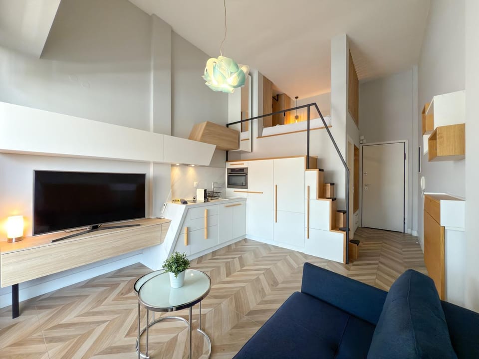 TV and multimedia, Kitchen or kitchenette, Living room, Seating area