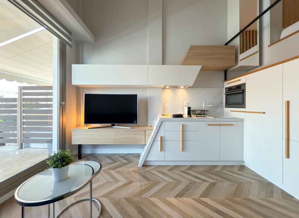 TV and multimedia, Kitchen or kitchenette, Dining area, minibar, stove