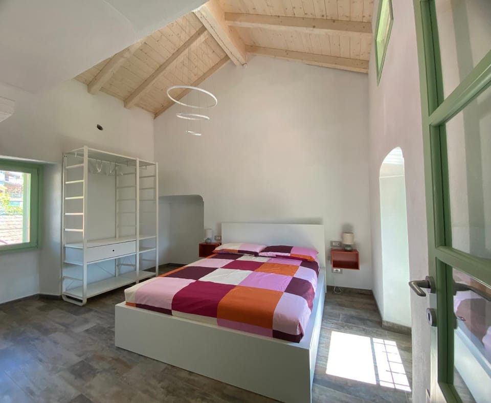 Photo of the whole room, wardrobe