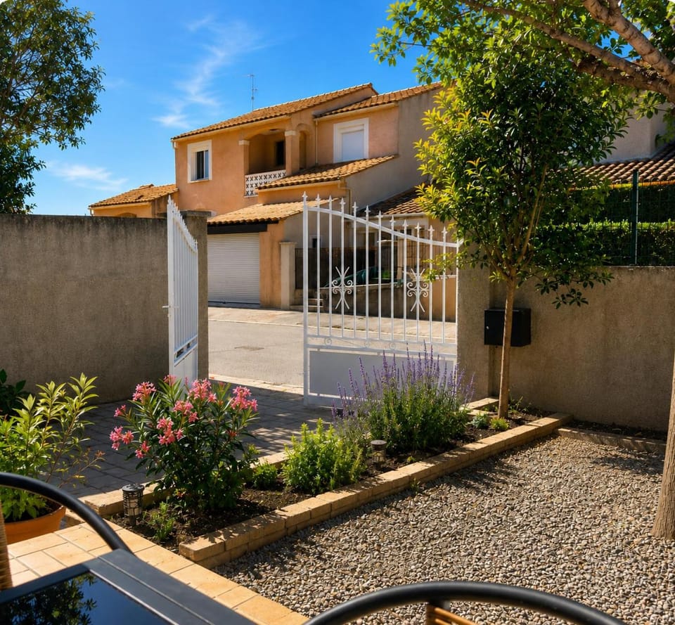 Villa Lunaria House in Lunel