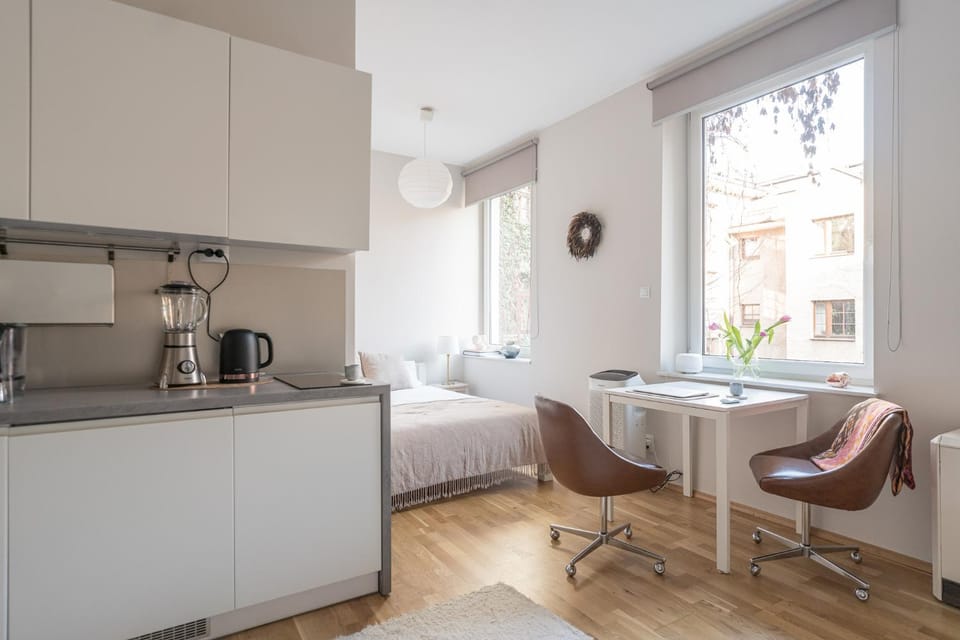 Bed, Coffee/tea facilities, Kitchen or kitchenette, Living room, Photo of the whole room, Seating area, Dining area, Bedroom