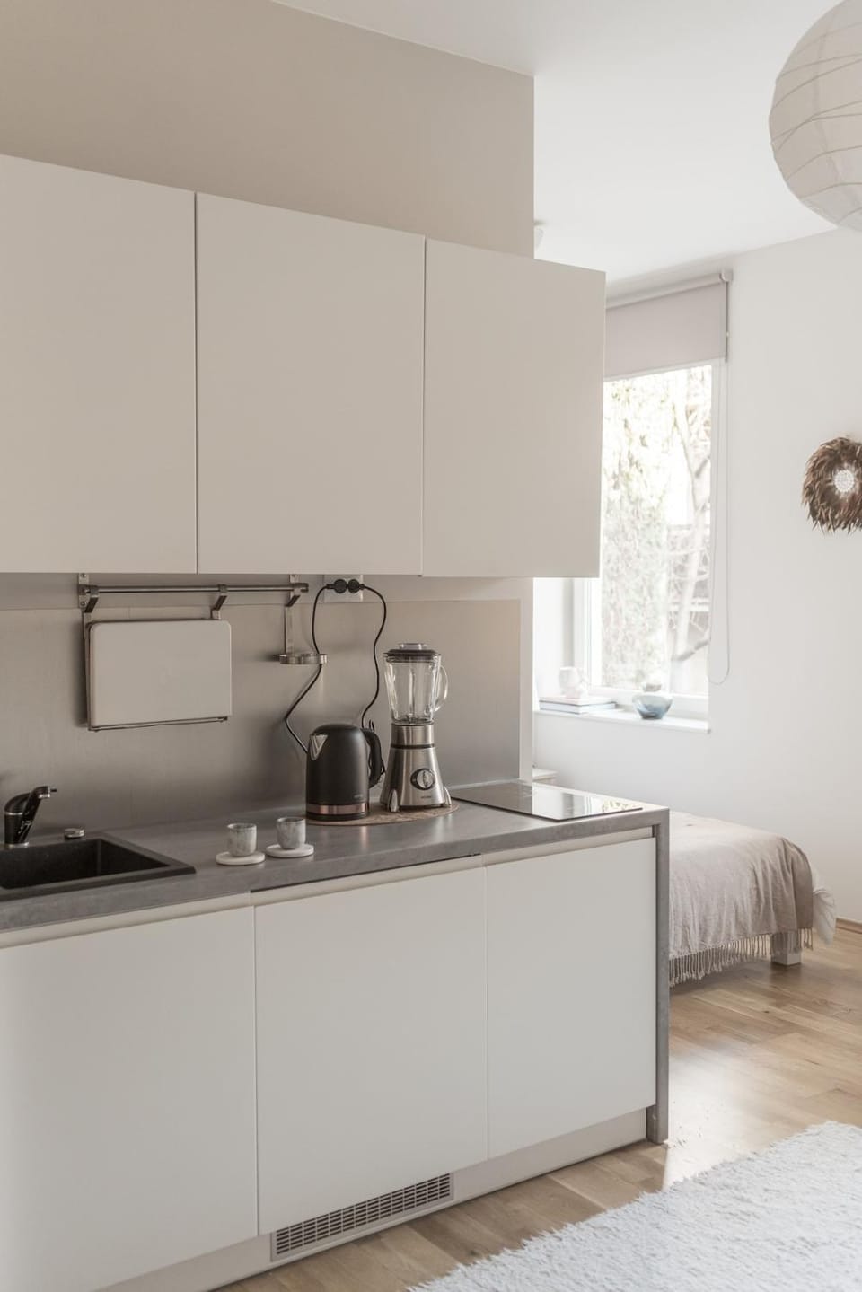 Coffee/tea facilities, Kitchen or kitchenette, stove