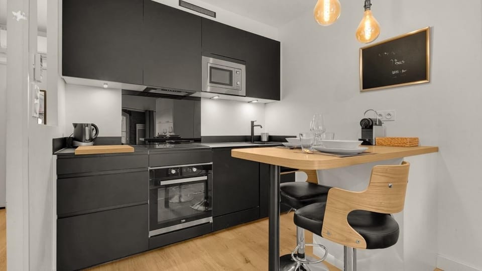 Dining area, kitchen