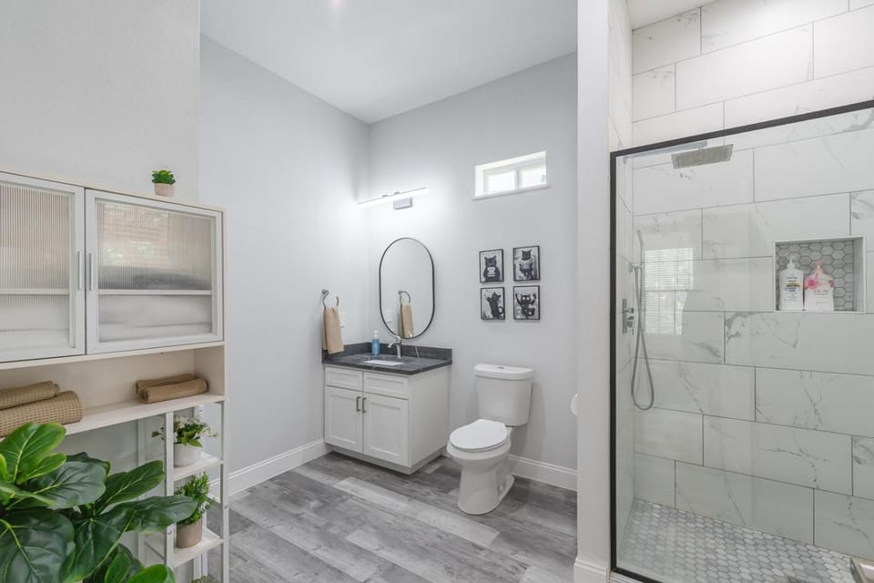 Texas Casita Retreat Minutes from Six Flags House in San Antonio