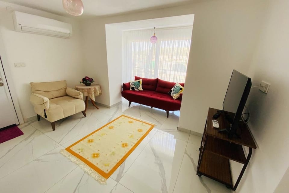 TV and multimedia, Living room, Photo of the whole room, Seating area, air conditioner