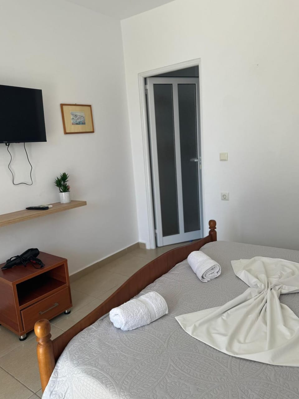 Qirjako's Rooms Bed and Breakfast in Vlorë County, Albania