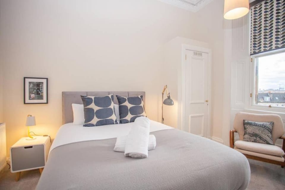 Spacious Period Property in Glasgow Apartment in Glasgow