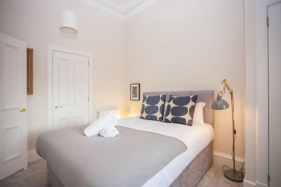 Spacious Period Property in Glasgow Apartment in Glasgow
