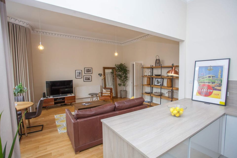 Spacious Period Property in Glasgow Apartment in Glasgow