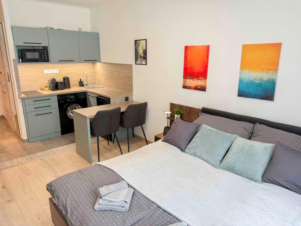 Kitchen or kitchenette, Living room