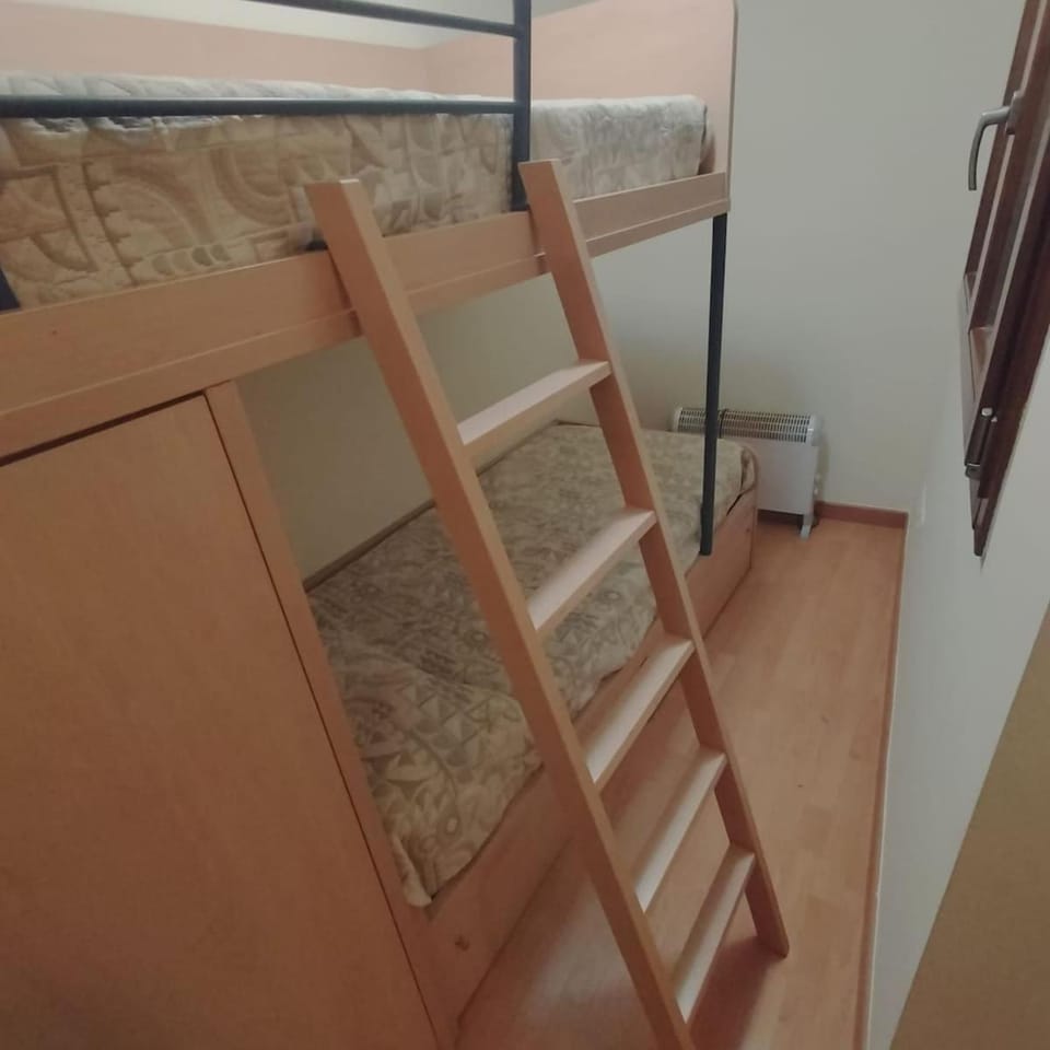 bunk bed