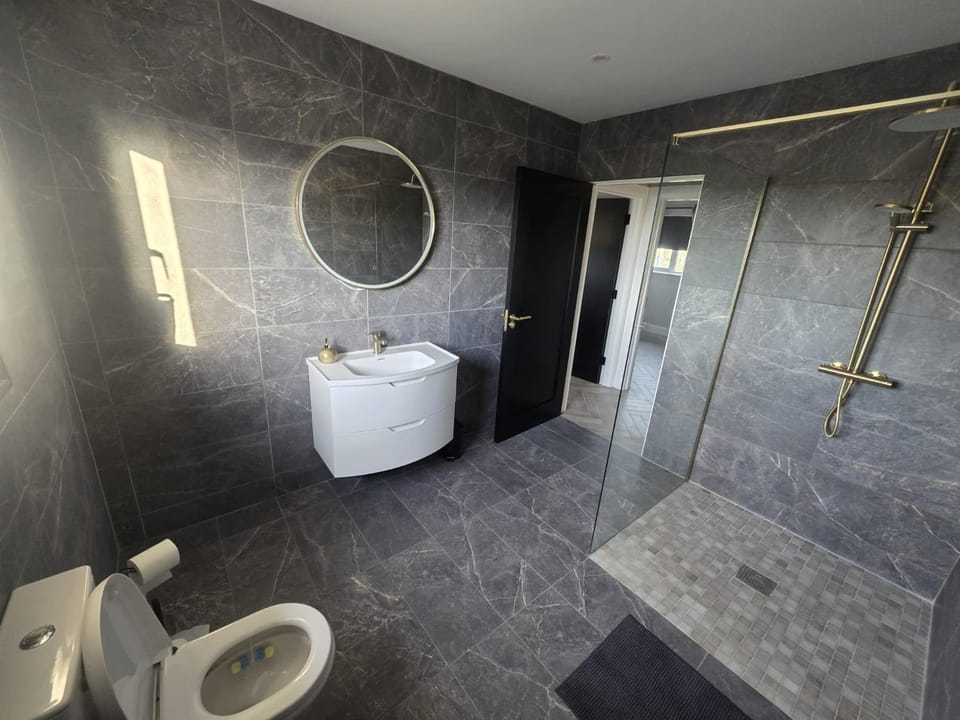 Shower, Toilet, Bathroom