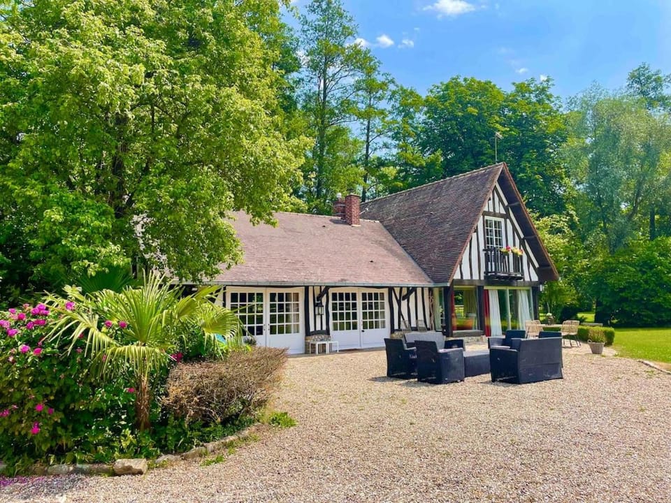 Le Clos Vildor, maison de charme bordée par la rivière House in Normandy