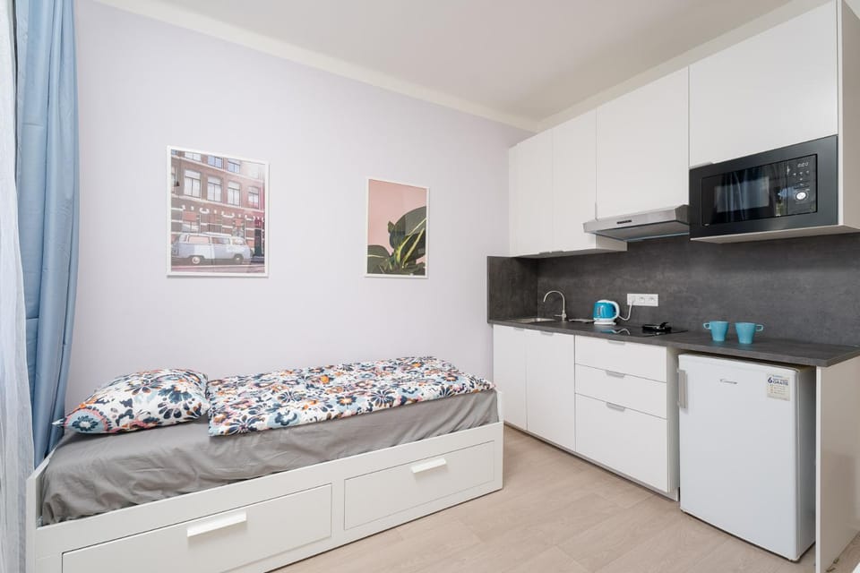 Bed, Kitchen or kitchenette, Living room, Photo of the whole room, Seating area, Bedroom, pet friendly, stove