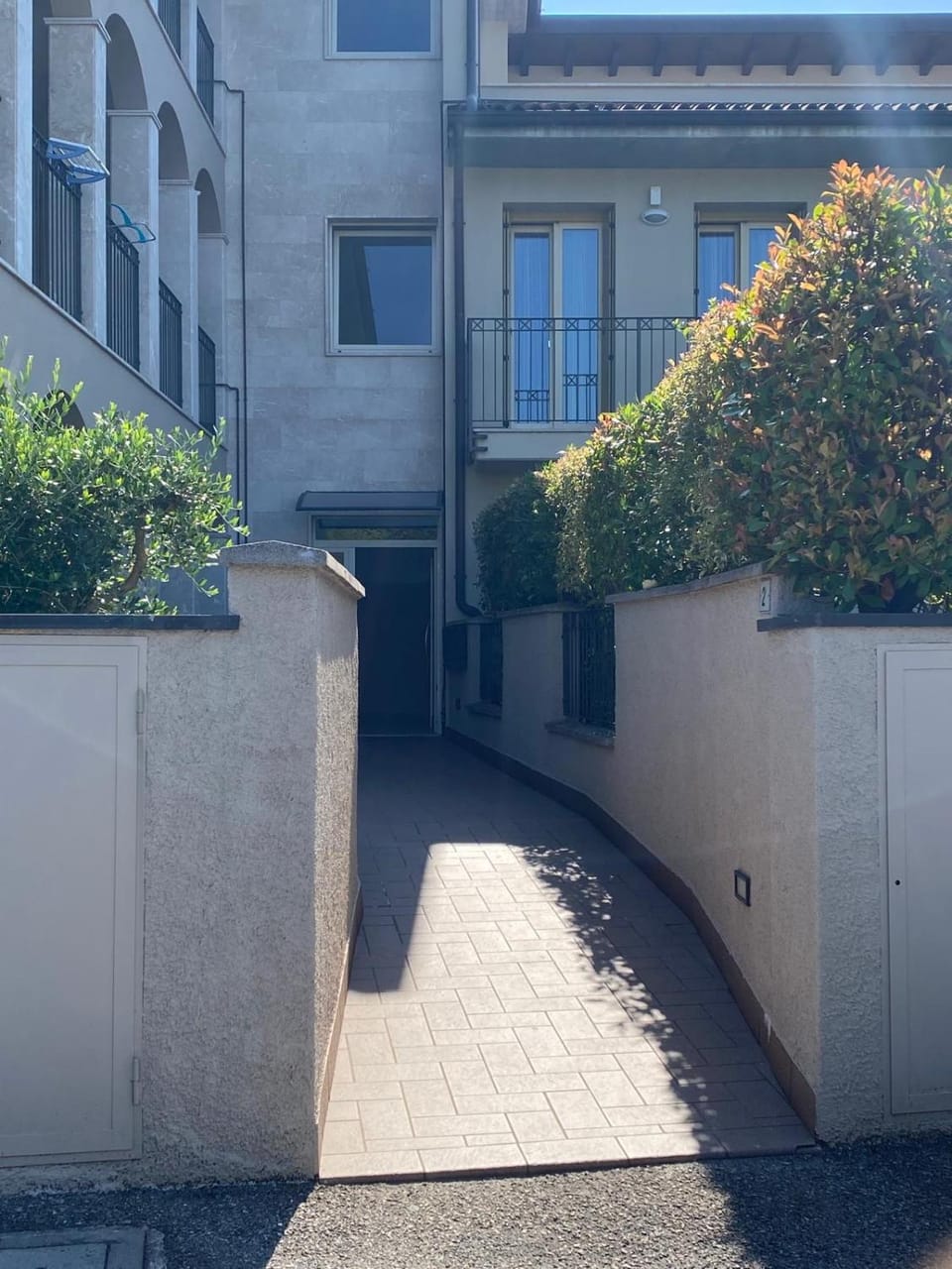 Property building, Facade/entrance, acessibility