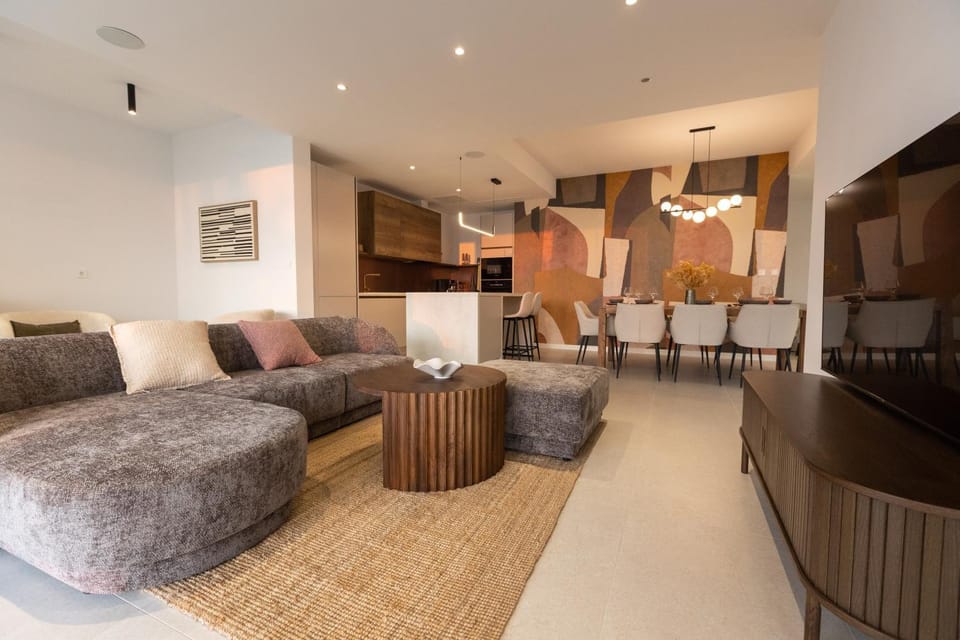 TV and multimedia, Living room, Seating area