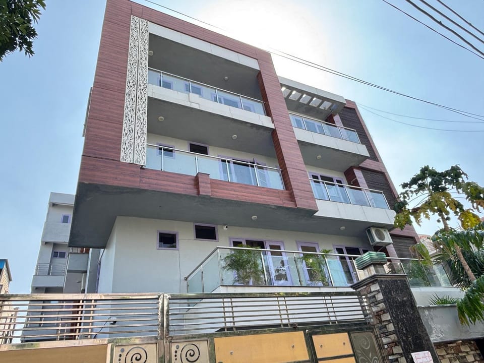 Property building, Day, View (from property/room), Balcony/Terrace