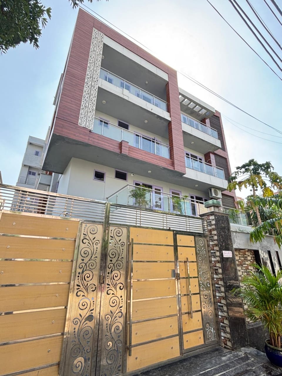 Property building, Day, View (from property/room), Balcony/Terrace