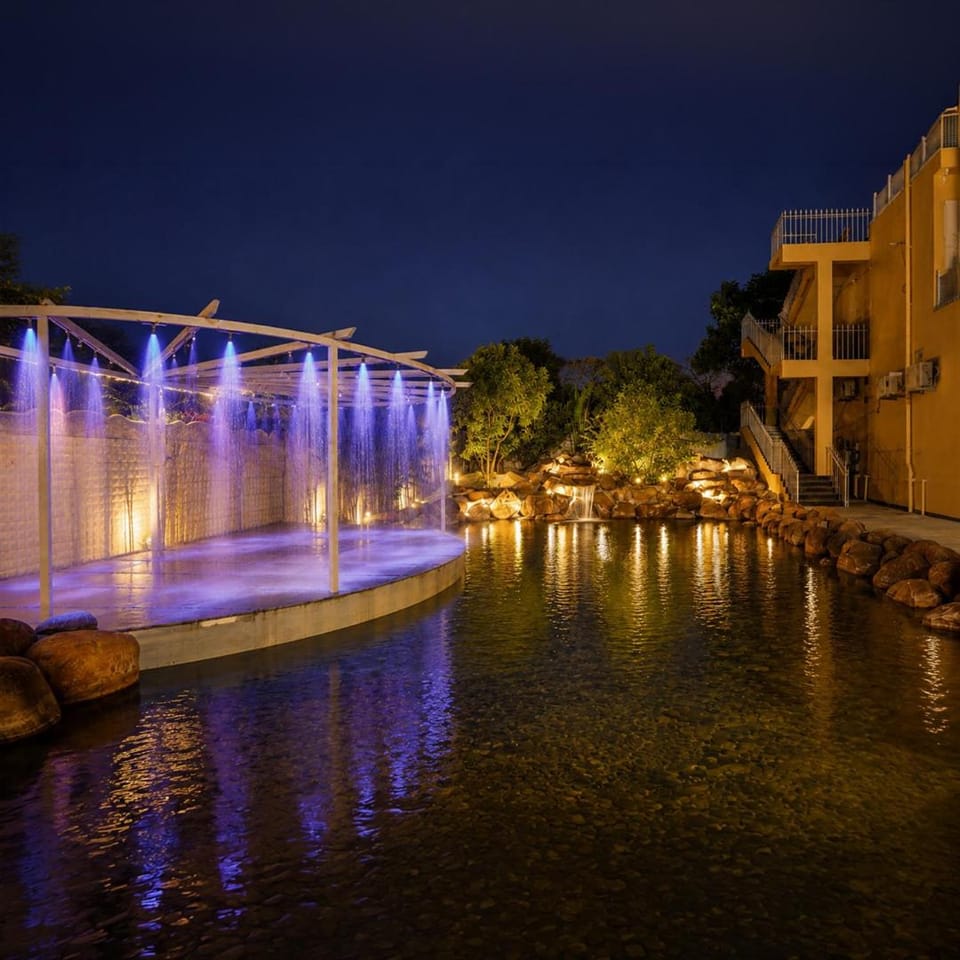 Night, Pool view