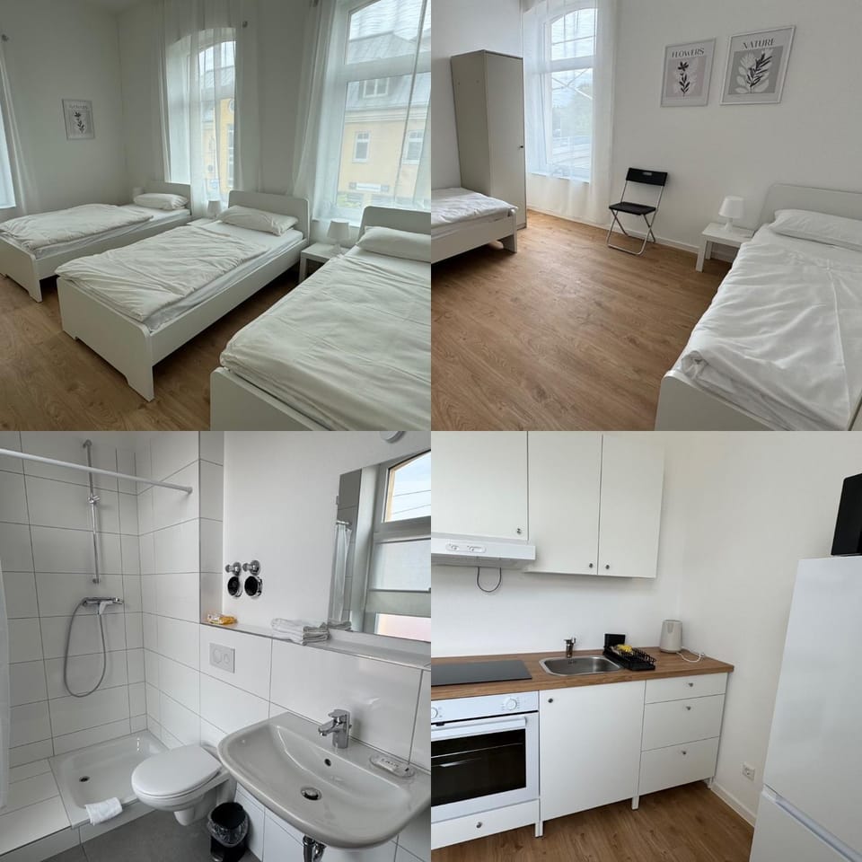 Bed, Bathroom, Kitchen or kitchenette, Photo of the whole room, Bedroom
