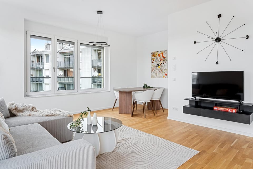 Communal lounge/ TV room, TV and multimedia, Living room, Seating area