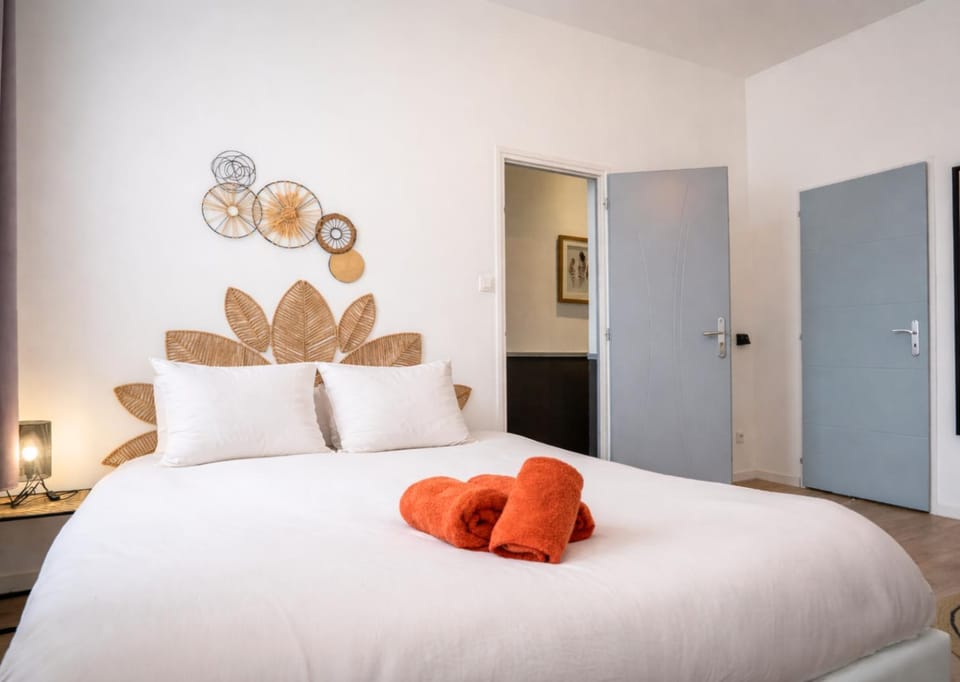 TV and multimedia, Bedroom, towels