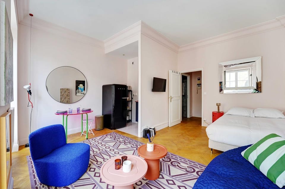 Living room, Photo of the whole room