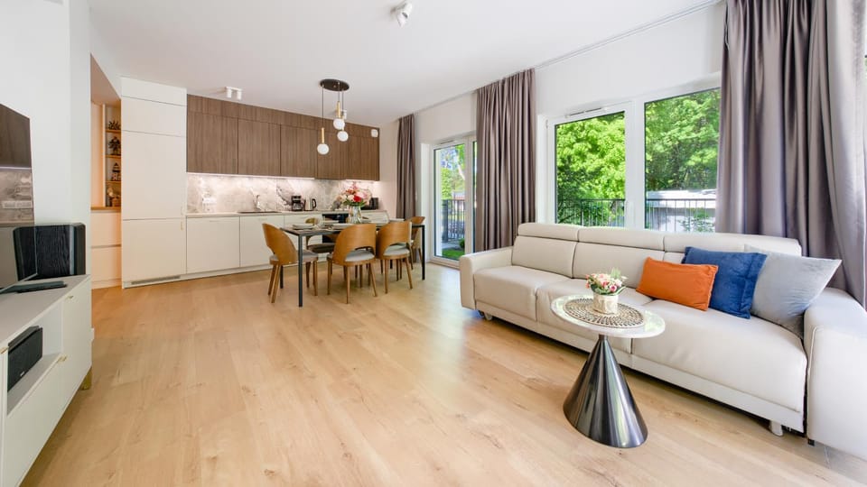 Kitchen or kitchenette, Living room