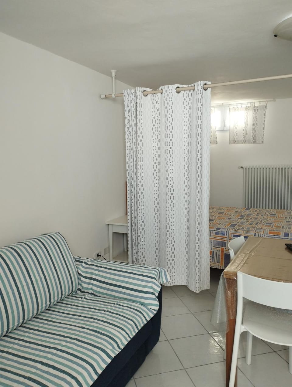 Bed, Living room, Photo of the whole room, Seating area, Bedroom