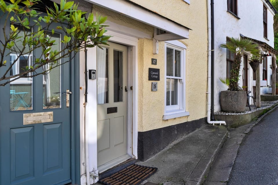 Property building, Neighbourhood, Street view