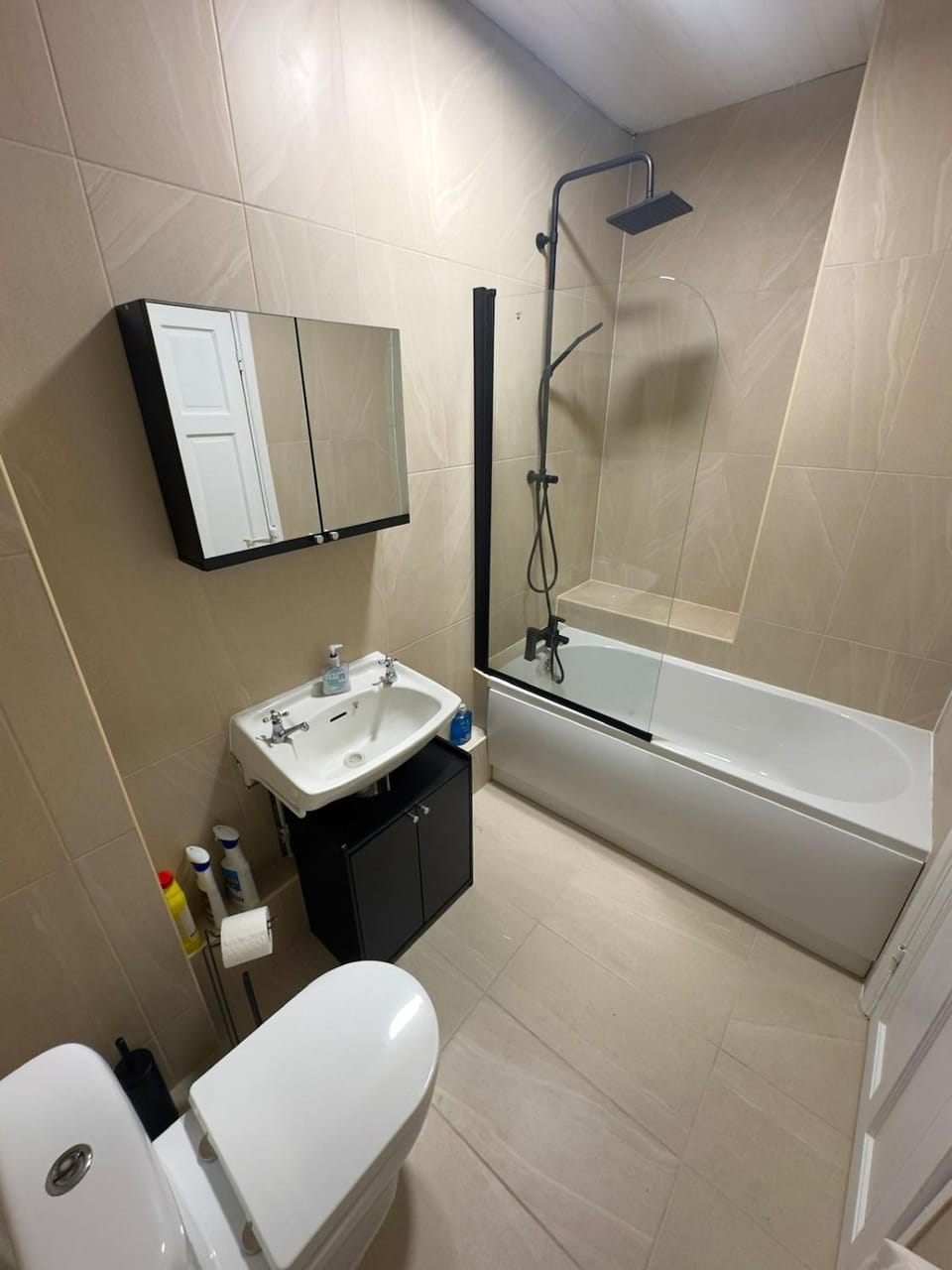 Shower, Toilet, Bathroom, Bath, towels
