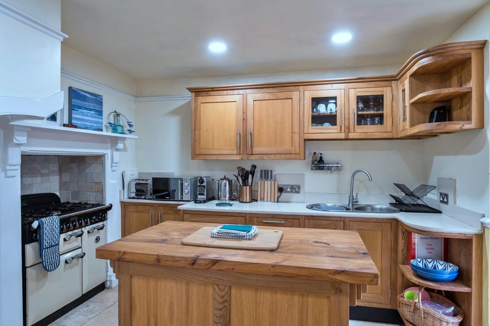 Kitchen or kitchenette, kitchen, kitchen