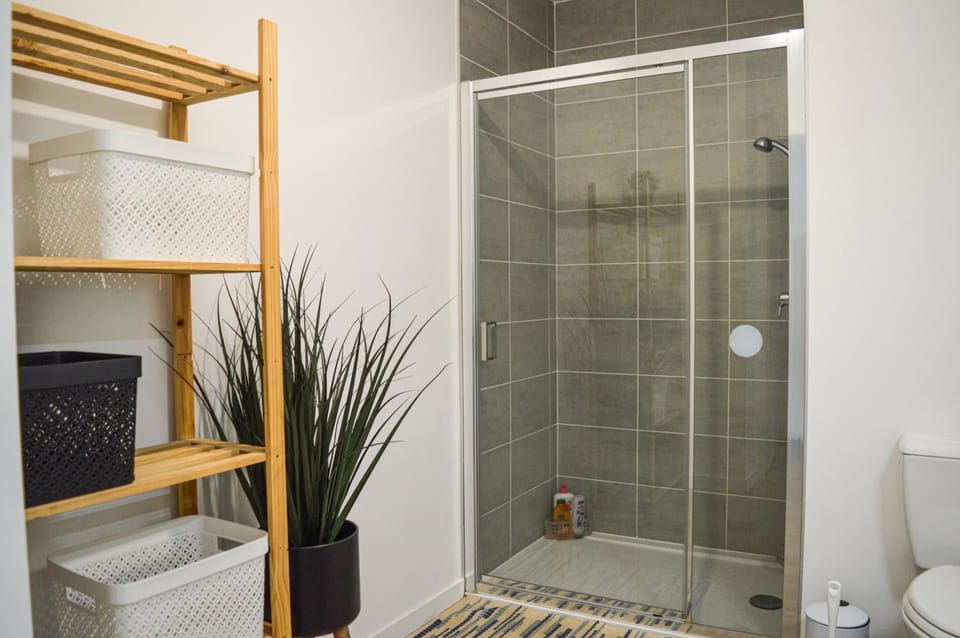 Shower, Bathroom