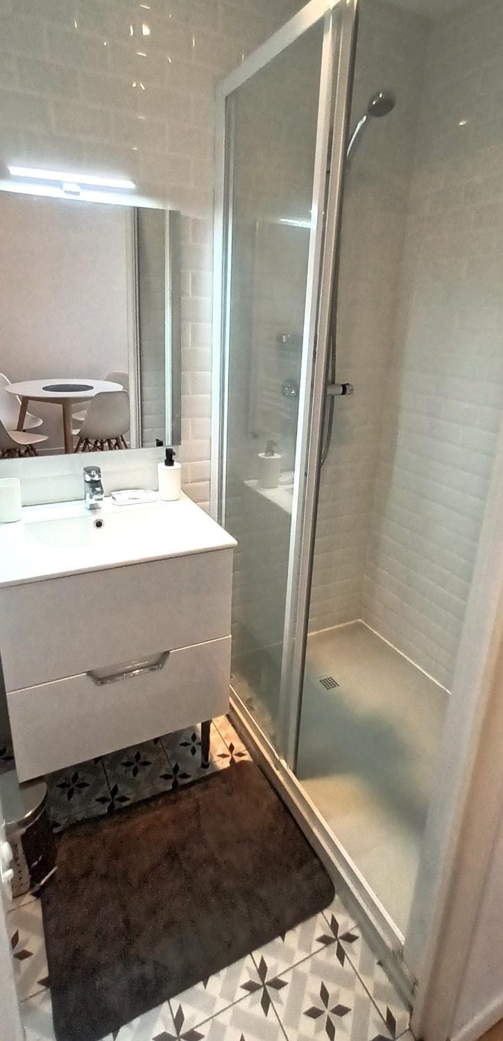 Shower, Bathroom