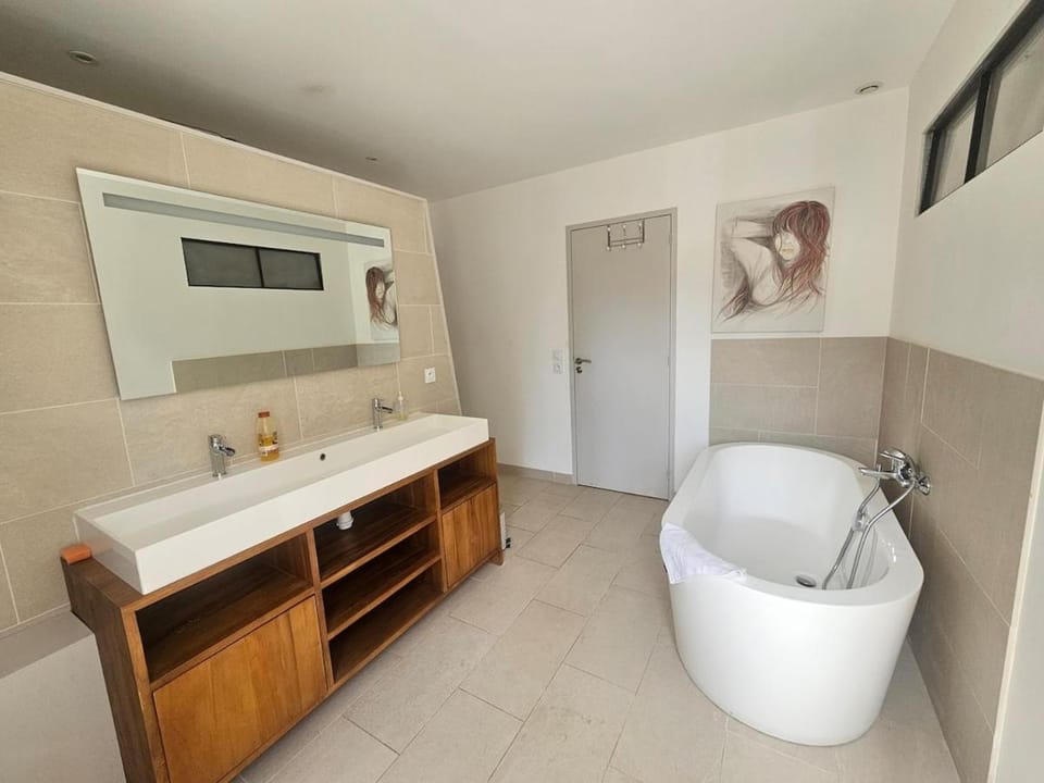 L'Escapade Marsannaise - Grande maison de village Villa in Provence-Alpes-Côte d'Azur