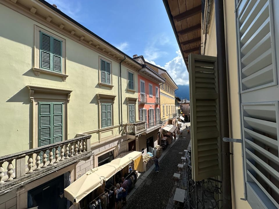 Property building, View (from property/room), Balcony/Terrace