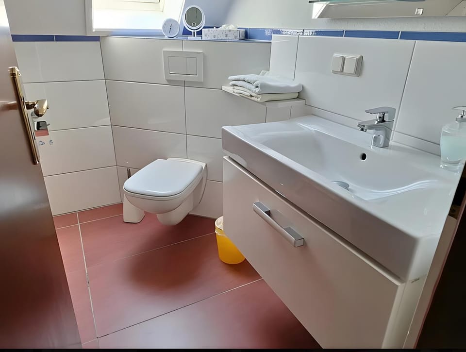 Bathroom, Living room