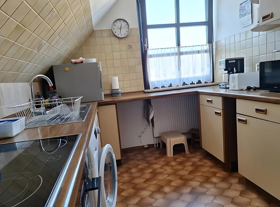 Kitchen or kitchenette, Living room