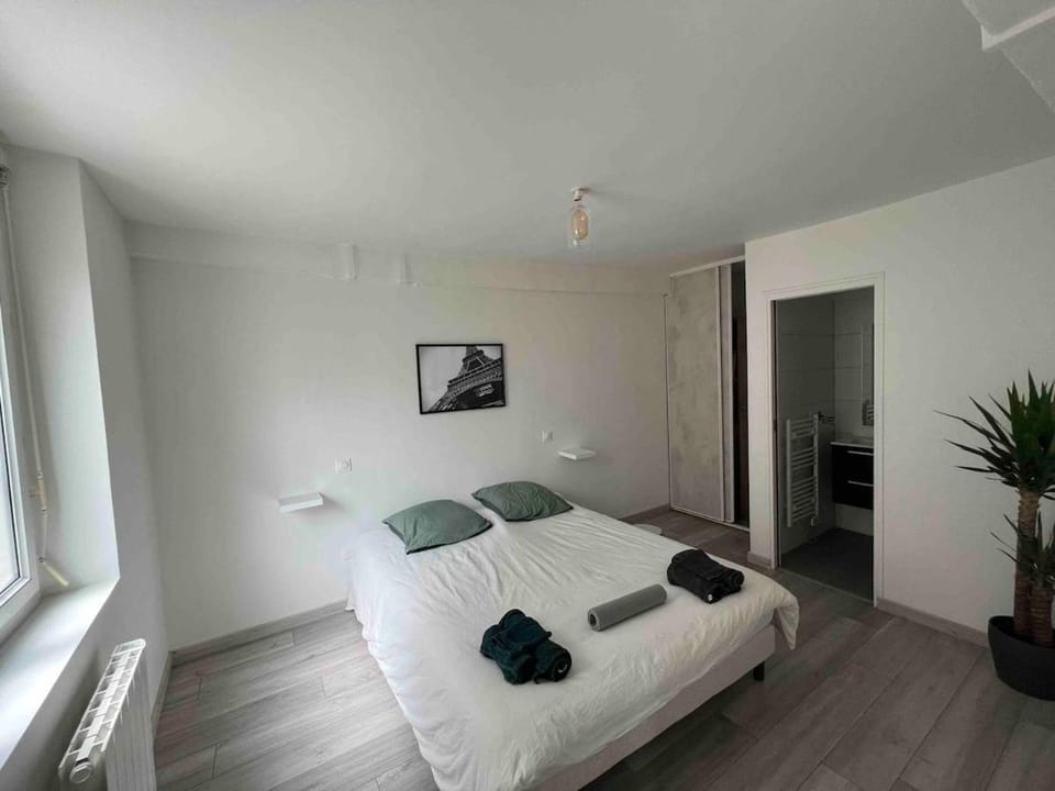 F2 Independent new city center Epône Apartment in Île-de-France
