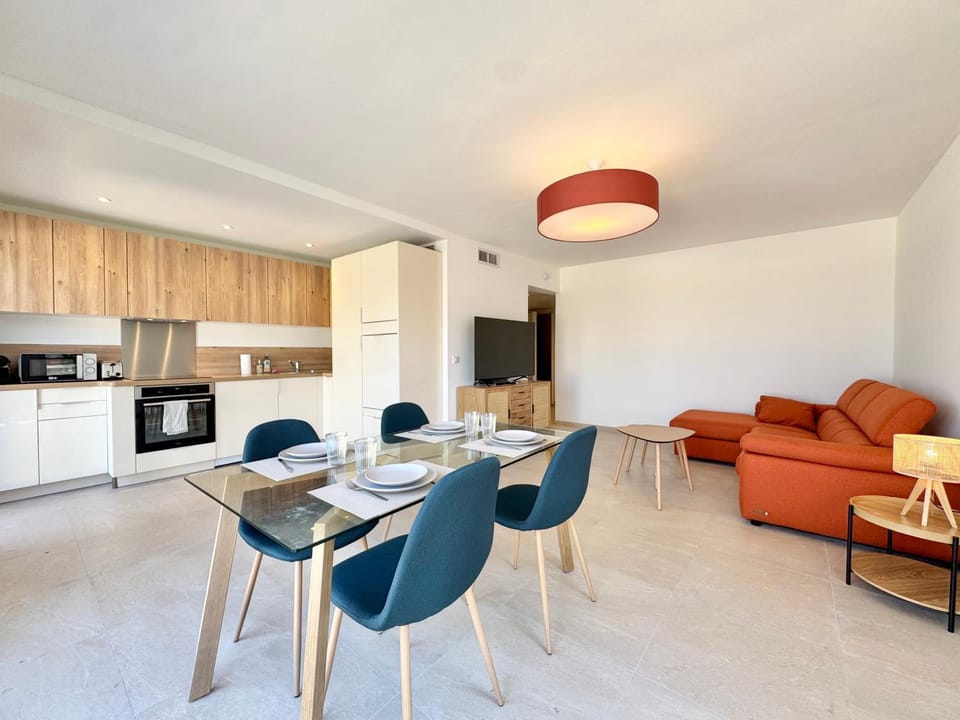 Kitchen or kitchenette, Living room, Dining area, dishwasher, oven, stove