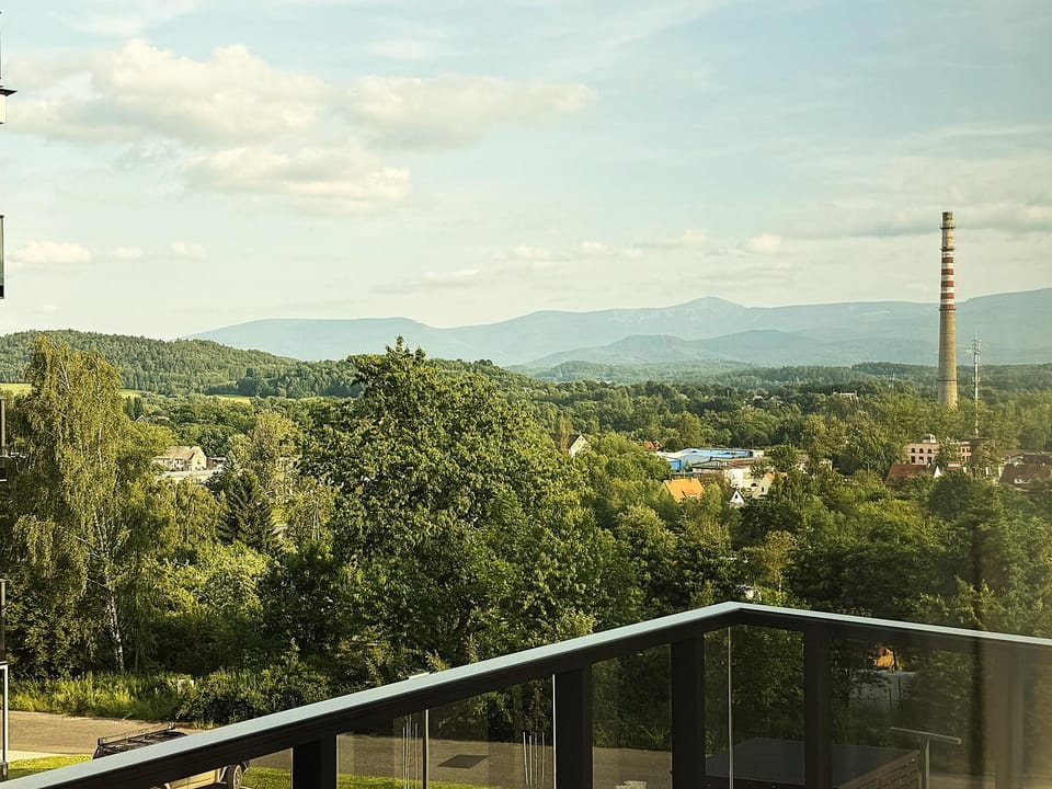 Balcony/Terrace, Mountain view