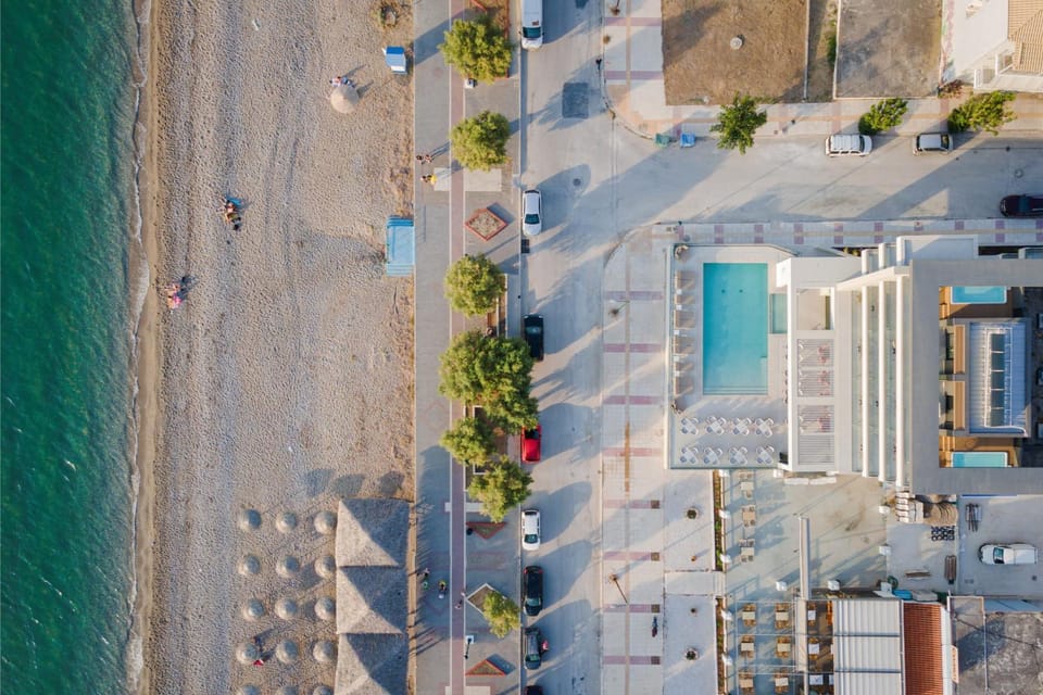 Property building, Neighbourhood, Bird's eye view, Beach, Sea view, Swimming pool