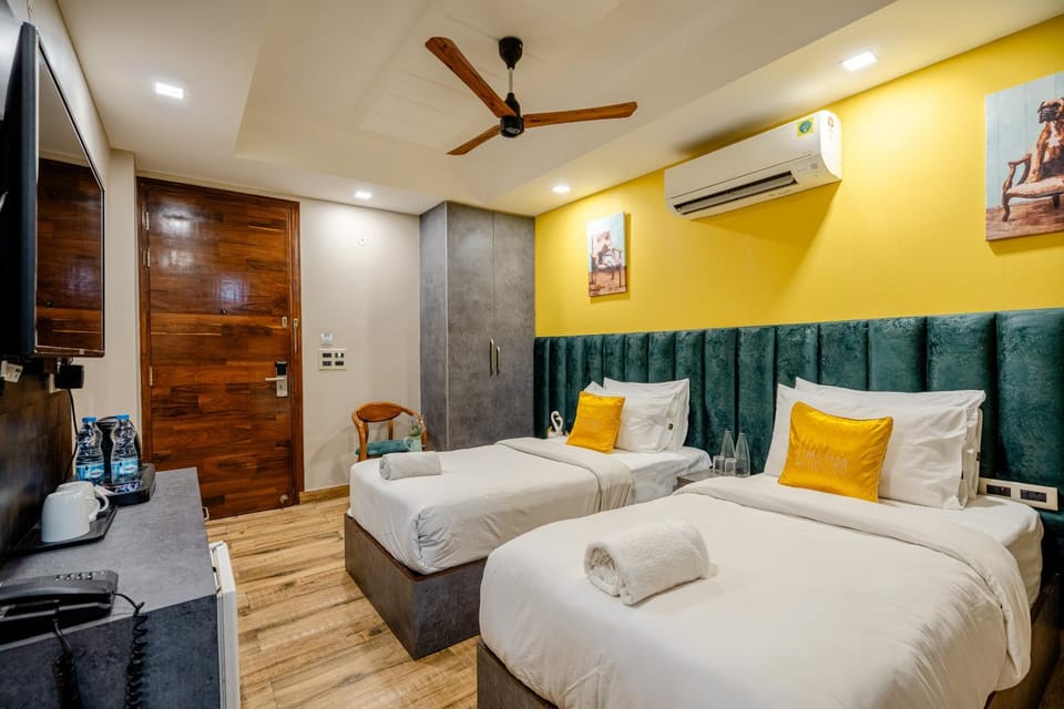 Bed, TV and multimedia, Photo of the whole room
