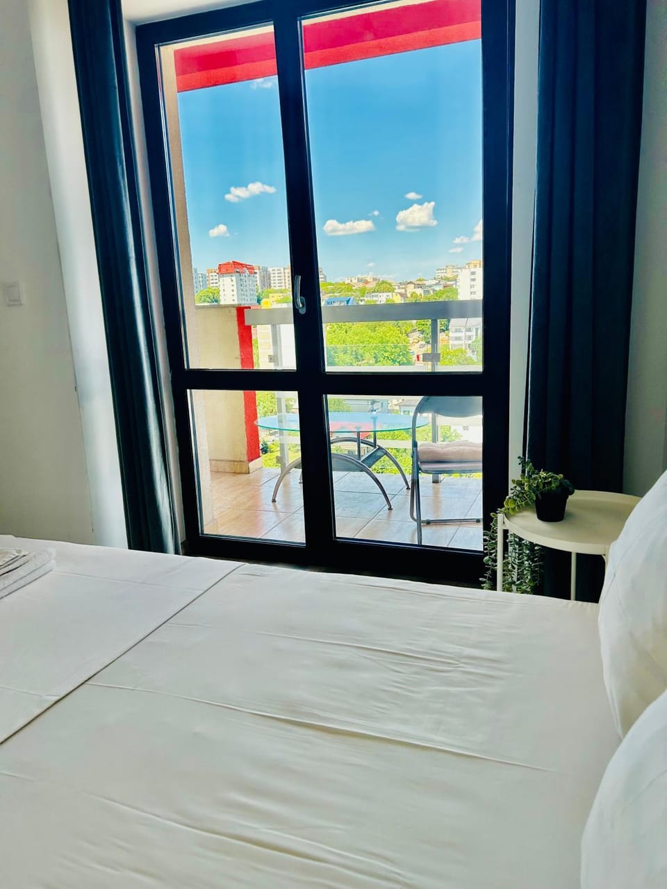 View (from property/room), Balcony/Terrace, Bedroom
