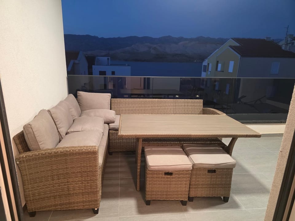 Night, View (from property/room), Balcony/Terrace, Seating area