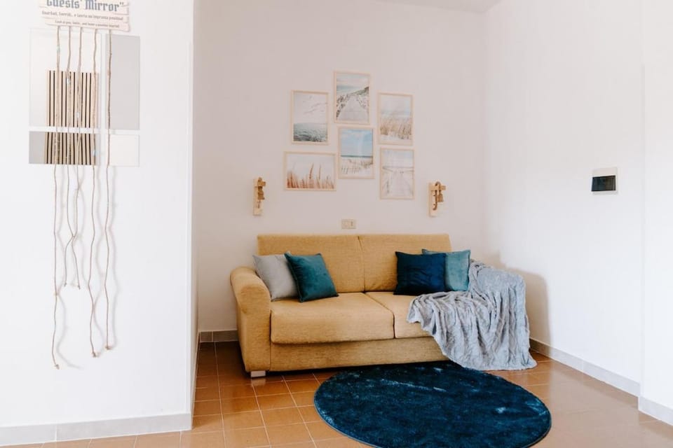 Communal lounge/ TV room, Living room, Seating area